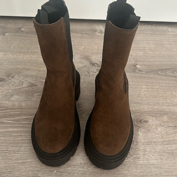 Steve Madden Wisteria Platform Lug Boots. Brown suede, size 7.5. - Picture 2 of 5